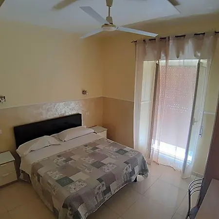 Viola Hotel 2*