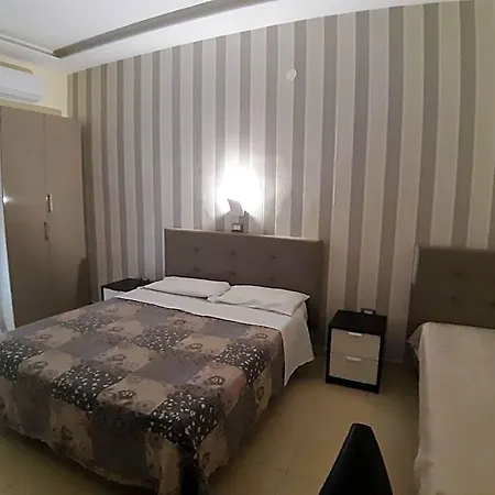 Viola Hotel 2*